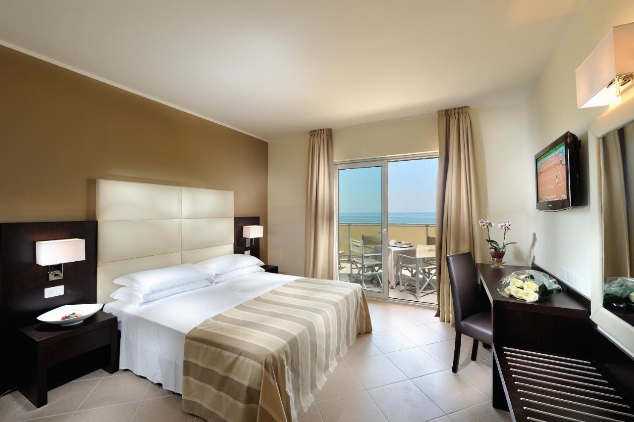 Hotel Excelsior Bibione Exterior photo